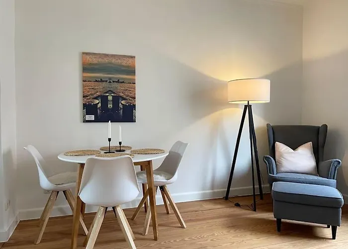 Modern Und Ruhig In Elmshorn