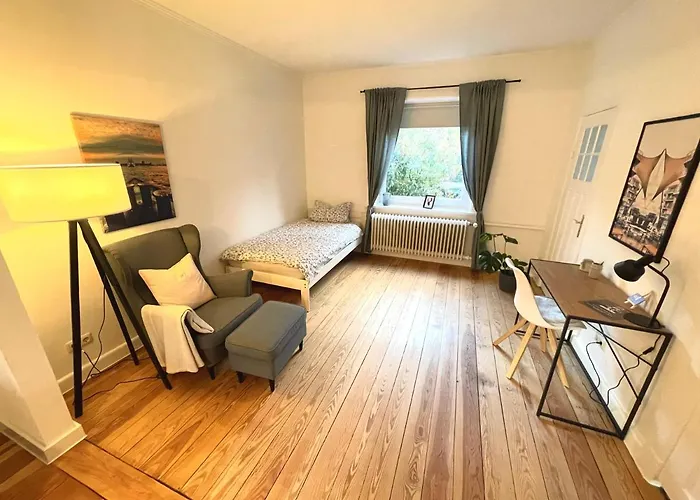 Modern Und Ruhig In Elmshorn