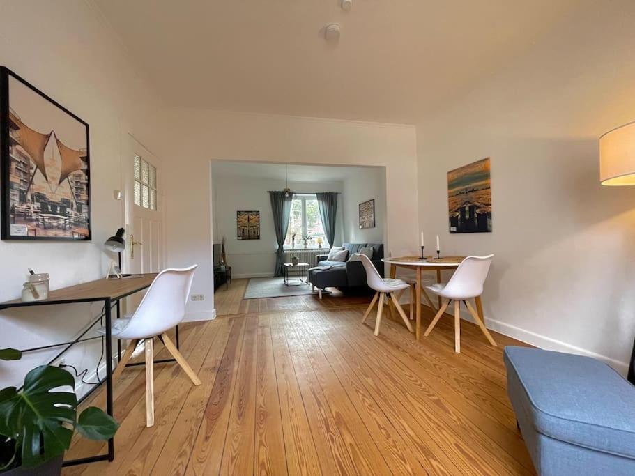 Modern Und Ruhig In Apartment