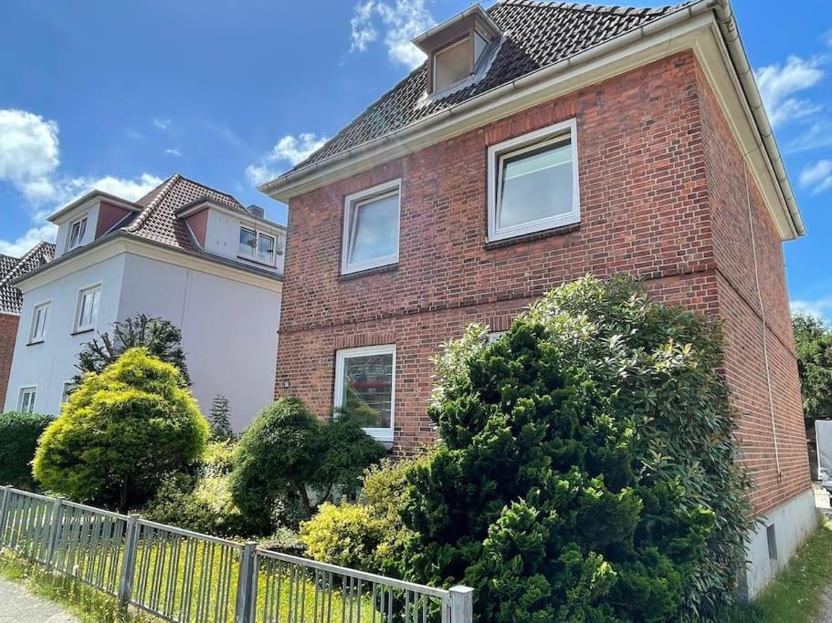 Modern Und Ruhig In Apartment Elmshorn
